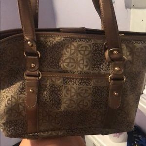 Brown guess bag